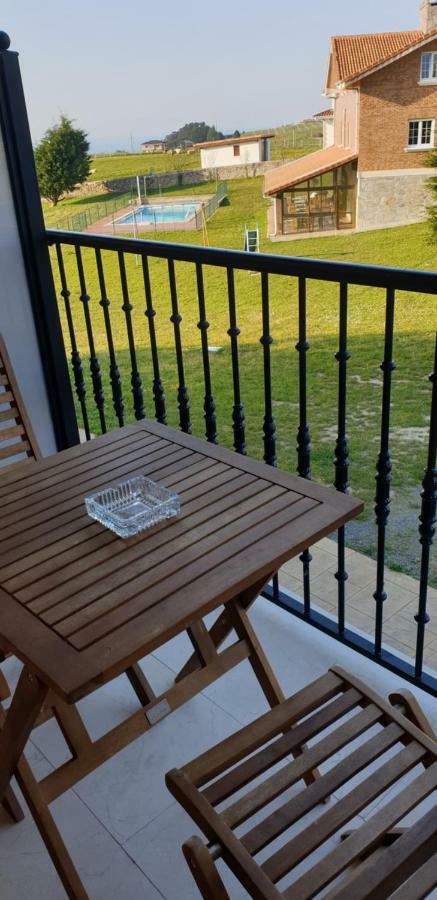 Apartamentos La Pradera De Isla Exterior foto